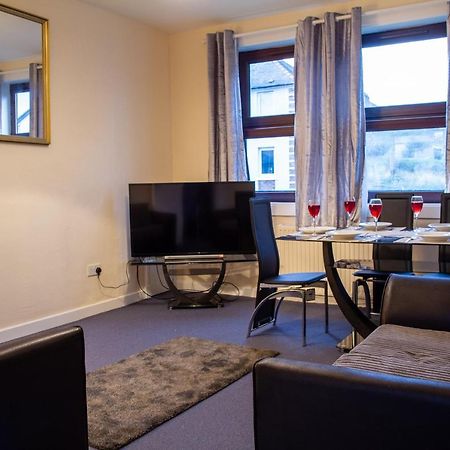 شقة Carvetii - Fox House - 1St Floor Flat Sleeps Up To 8 دنفرملاين المظهر الخارجي الصورة