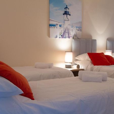 شقة Carvetii - Fox House - 1St Floor Flat Sleeps Up To 8 دنفرملاين المظهر الخارجي الصورة