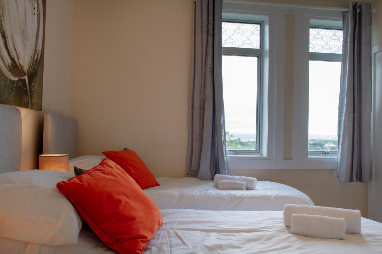 شقة Carvetii - Fox House - 1St Floor Flat Sleeps Up To 8 دنفرملاين المظهر الخارجي الصورة