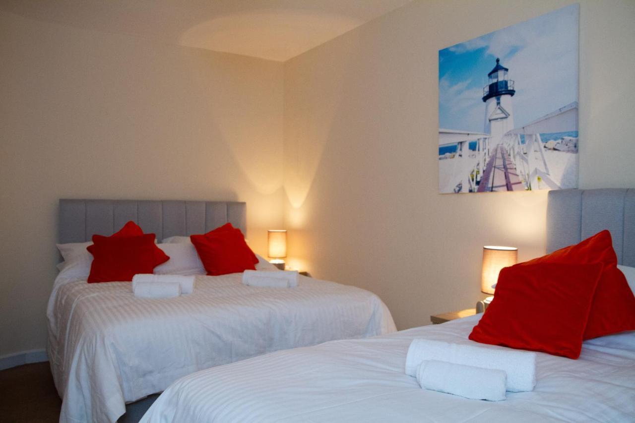 شقة Carvetii - Fox House - 1St Floor Flat Sleeps Up To 8 دنفرملاين المظهر الخارجي الصورة